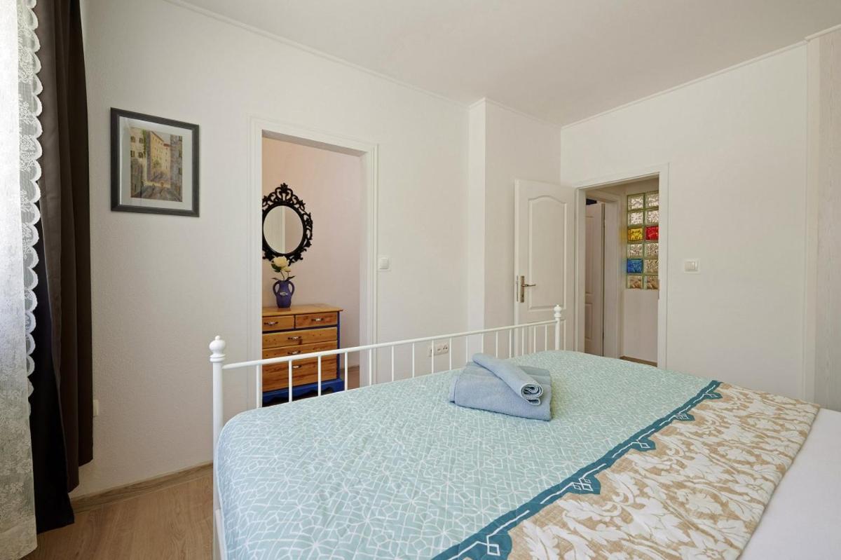 Smuketa In Trogir Haus Fuer 4 Personen Villa Eksteriør billede