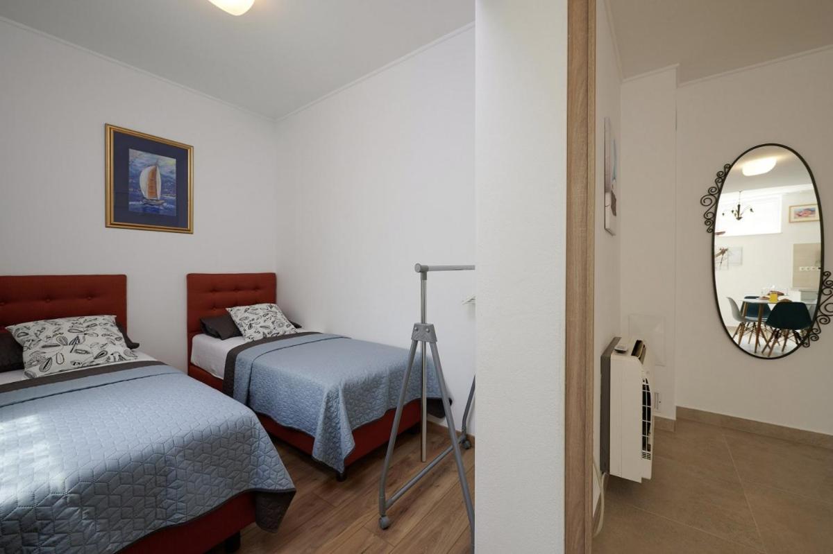 Smuketa In Trogir Haus Fuer 4 Personen Villa Eksteriør billede